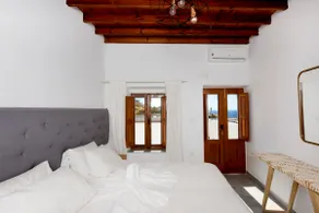 Pera houses 2-bedroom in the center of Lindos - Image 2