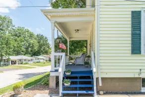 Charming 1930's cottage home with a beach vibe. - Image 2