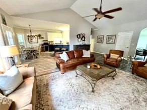 Spacious Lake House with 6 bedrooms, tons of fun - Image 4