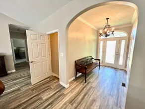 Spacious Lake House with 6 bedrooms, tons of fun - Image 2