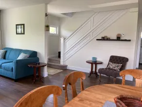 Nan’s Place, cosy 4 bedroom home with fireplace - Image 5