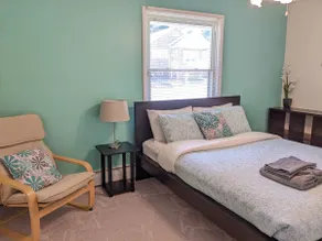 3 Bedroom/2 Bath Cozy Apartment with Large Deck - Image 5
