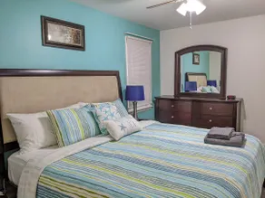 3 Bedroom/2 Bath Cozy Apartment with Large Deck - Image 3