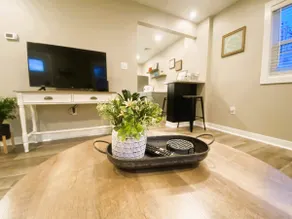 Stylish Home Near Rose-Hulman and ISU - Image 2