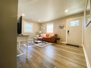Stylish Home Near Rose-Hulman and ISU - Image 3