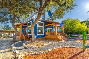 Newly Built Deer Retreat in the Texas Hill Country - Image 1