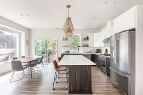 Modern Home in Walkable Neighborhood, BBQ and Patio! - Image 4