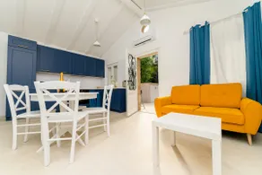 STONE HOUSE LEANI - Image 2