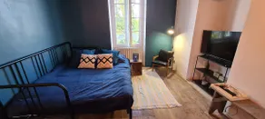 Townhouse with garden and river near station - Image 4