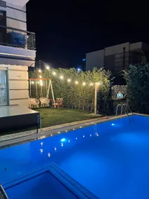 Villa mit Pool, Garten und Terrasse - Image 5