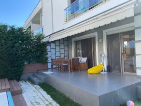 Villa mit Pool, Garten und Terrasse - Image 4