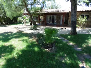 Beautiful villa with a pool in the middle of nature - Image 2