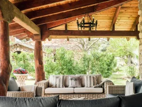 Beautiful villa with a pool in the middle of nature - Image 4