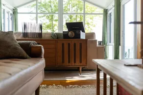 The Knotty Pine - Relaxing Lakefront Cottage - Image 3