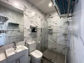 Quiet & Modern, KING bed 2Bath near Preston Market - Image 3