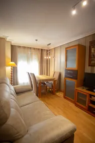 Apartment in the heart of Palencia with garage - Image 3