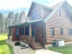 Cozy Cabin on 20 acres w/ private beach and pond - Image 3