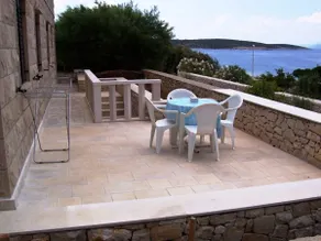Large apartment in a stone villa near the sea - Image 3