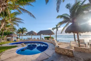 OCEAN FRONT! 2 bed/2 bath*GROUND FLOOR* a/c* MAID! - Image 4