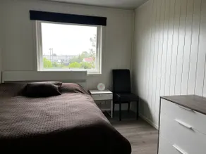 Holiday home near the sea in Kvenvær - Image 4