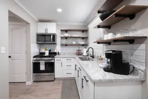 The Flats Modern Apt 7-3 blocks from WTAMU HOT TUB - Image 5