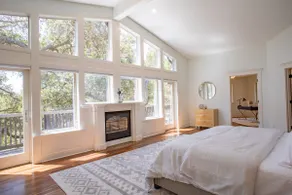 Tahoe-style craftsman home with 2 fireplaces! - Image 2