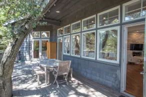Tahoe-style craftsman home with 2 fireplaces! - Image 3
