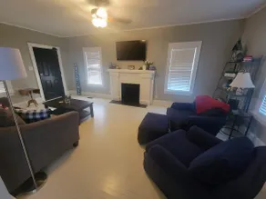 Pet friendly, 2BR, 1BA, full ktchn near DT B'ville - Image 3