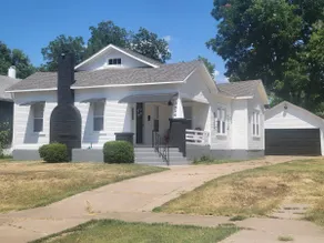 Pet friendly, 2BR, 1BA, full ktchn near DT B'ville - Image 2
