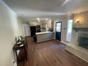 Cheerful 3 Bedroom House in a Quiet Neighborhood - Image 4