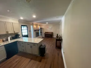 Cheerful 3 Bedroom House in a Quiet Neighborhood - Image 3