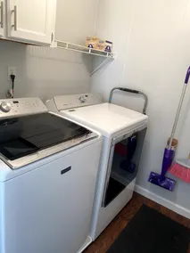 Private 3BR mobile home w/ large backyard. - Image 3