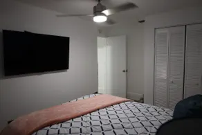 Cozy 3 Bedroom, 2 bathroom home 5 miles from beach - Image 2