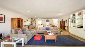 Spacious with tennis court in Burradoo - Image 2