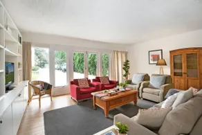 Spacious with tennis court in Burradoo - Image 3