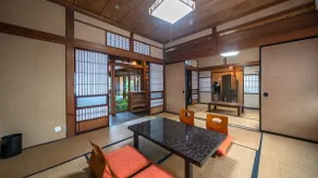 [1 group per day, limited to 4 people] A townhouse along Miyagawa for rent ~ WAT RESORT Hida Machiyado Sakura ~ - Image 4