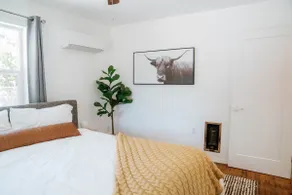 Bright and clean 2 bedroom home. Close to town. - Image 4