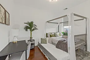 Penthouse, Lux stay near Downtown, McComick & Lake - Image 3