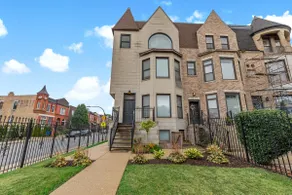 Penthouse, Lux stay near Downtown, McComick & Lake - Image 5