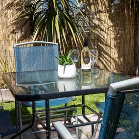 Dog Friendly Lovely Caravan by Beach Prestatyn N Wales 6 Berth Read full Host details before booking Mon in to Fri out Fri in to Mon out Mon to Mon Fri to Fri ONLY - Image 5