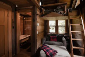 The Lodge @ SkyCamp: crafted cabin with hot tub - Image 2