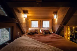 The Lodge @ SkyCamp: crafted cabin with hot tub - Image 3
