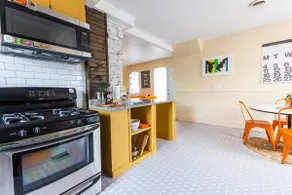 Potter Upper · Bright 1.5BR in the Heart of Bay View - w/ Parking - Image 4