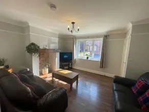 Off road parking with garden. Spacious 2 bed - Image 2