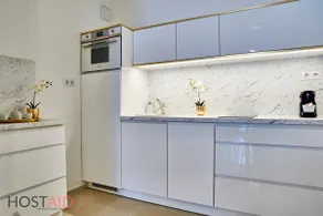 Azúr Apartment - hostAID - Image 3