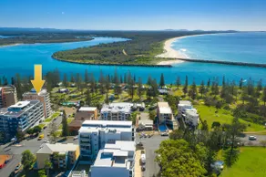 T21 Tasman Towers Penthouse Apt 21 - Image 2