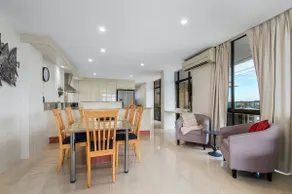 T21 Tasman Towers Penthouse Apt 21 - Image 5