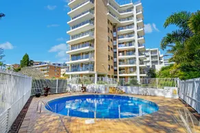 T21 Tasman Towers Penthouse Apt 21 - Image 4