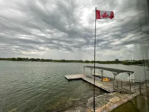 Magnificent Lakefront Modern Cottage - Image 4