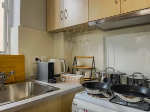 1BR/1BA Condo WFH Ready/Comfy bed/Next to Subway - Image 3
